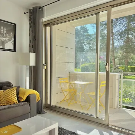 Le Petit Hermitage *