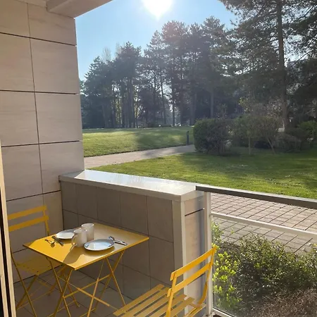 Le Petit Hermitage Apartment *
